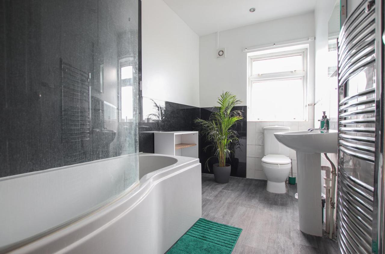 Contemporary Home In Friendly Easton, Free Parking บริสตอล ภายนอก รูปภาพ